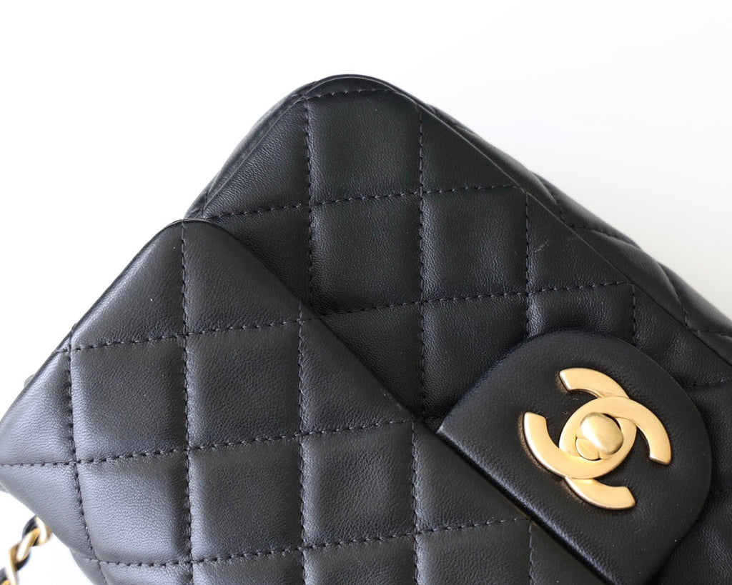 CHANEL FLAP BAG 20CM GOLD HARDWARE BLACK LAMBSKIN