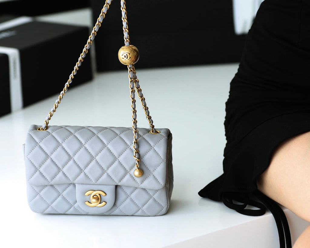 CHANEL FLAP BAG 20CM GREY LAMBSKIN GOLD HARDWARE