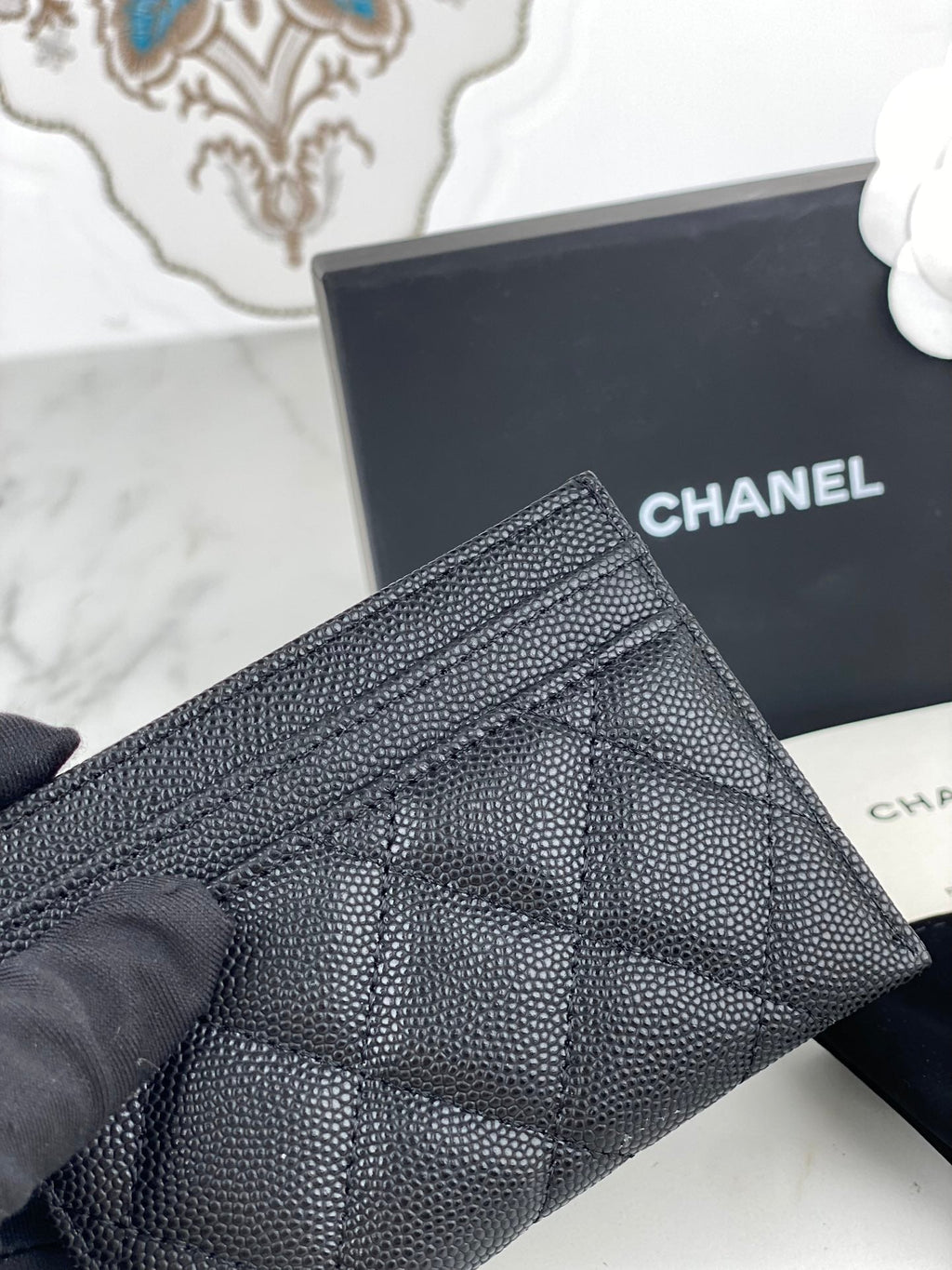 CHANEL CARD HOLDER 19.5 BLACK GRAINED CALFSKIN GOLD ICON