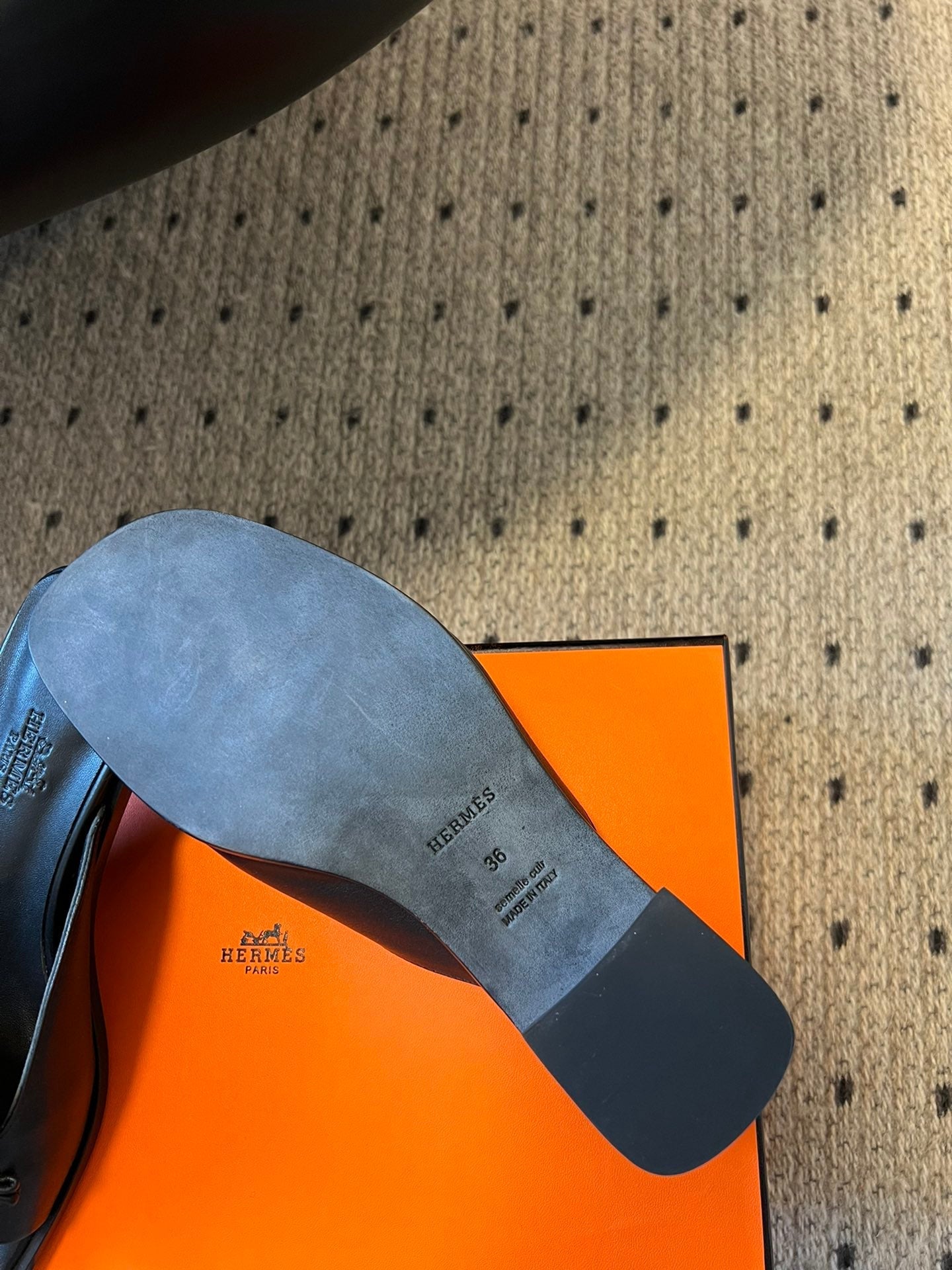 HERMES ILOT 55 MM SANDAL IN BLACK CALFSKIN