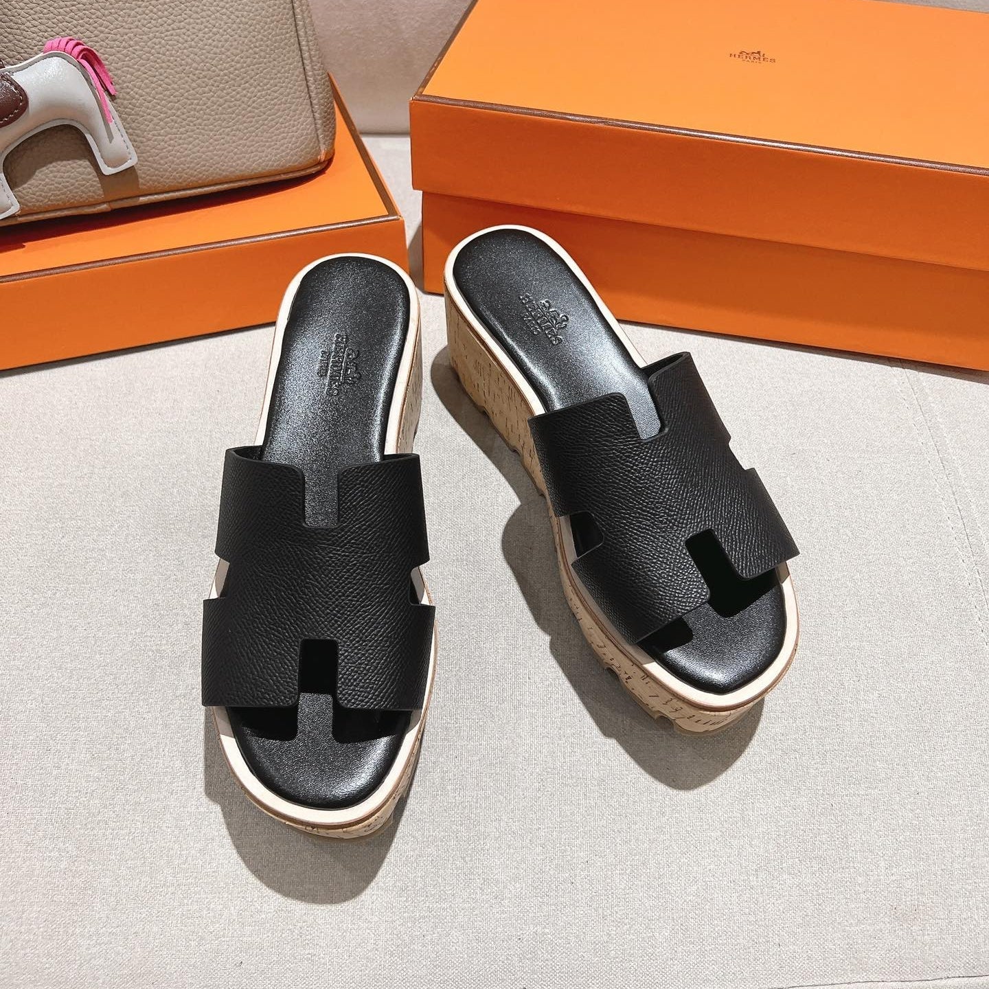 HERMES 25S HIGH WEDGE SANDALS IN BLACK LAMBSKIN STYLE 23