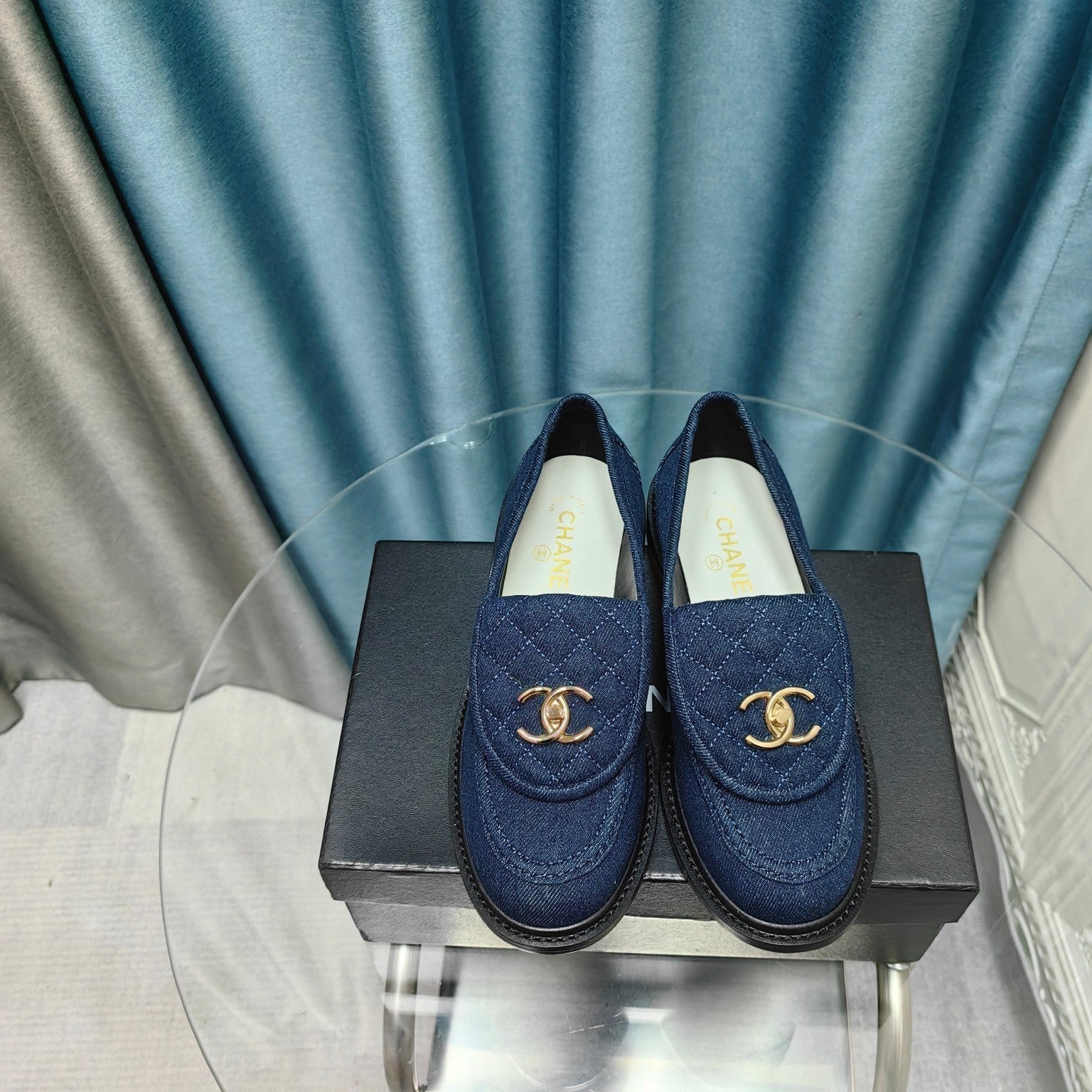 CHANEL MOASINS NAVY BLUE QUILTED LAMBSKIN