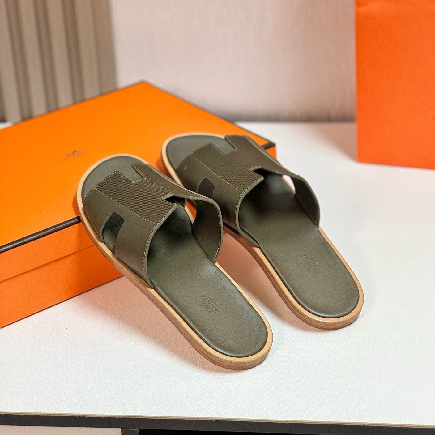 HERMES Izmir sandal crocodile