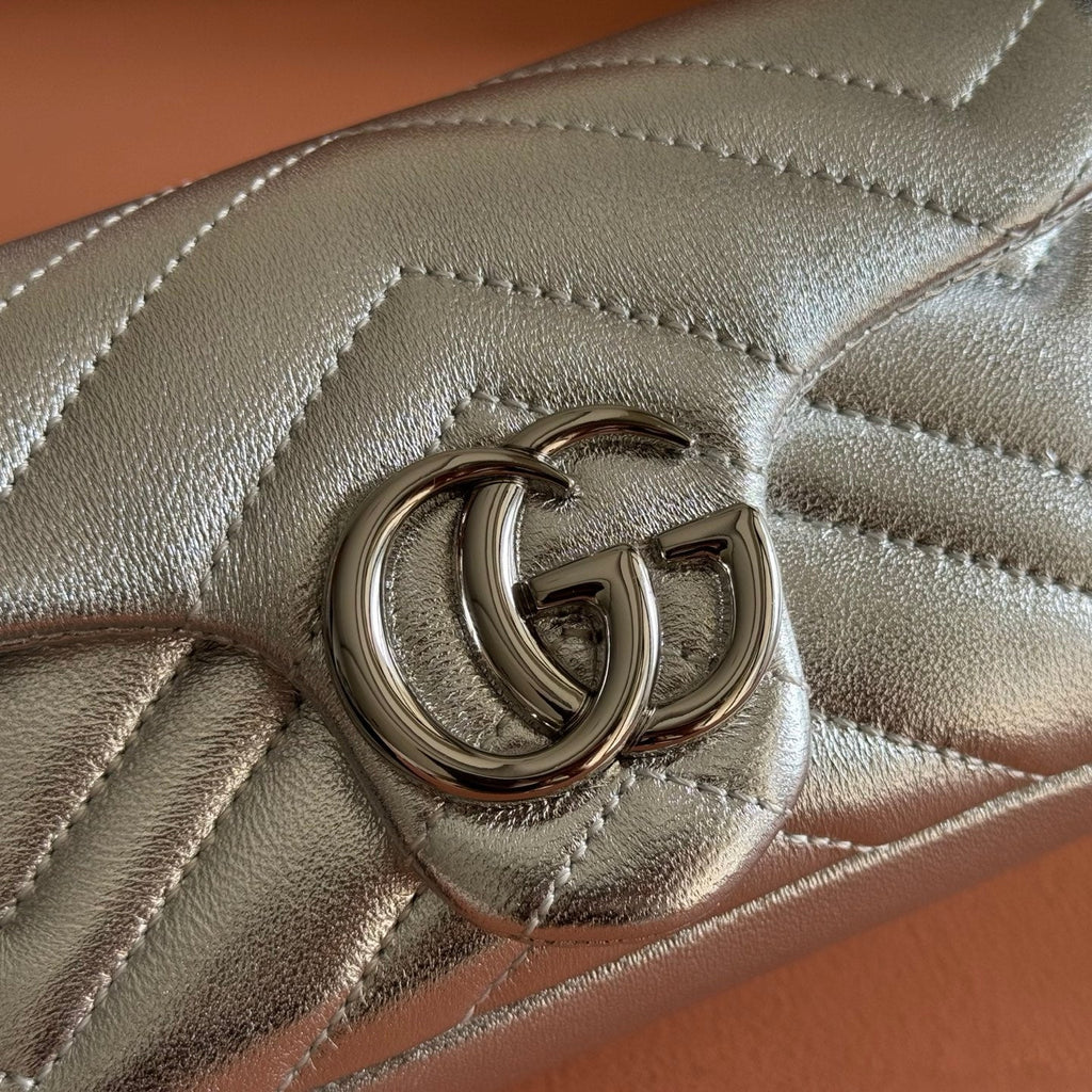 GUCCI 26S  MARMONT BAG 16 IN SILVER LAMBSKIN