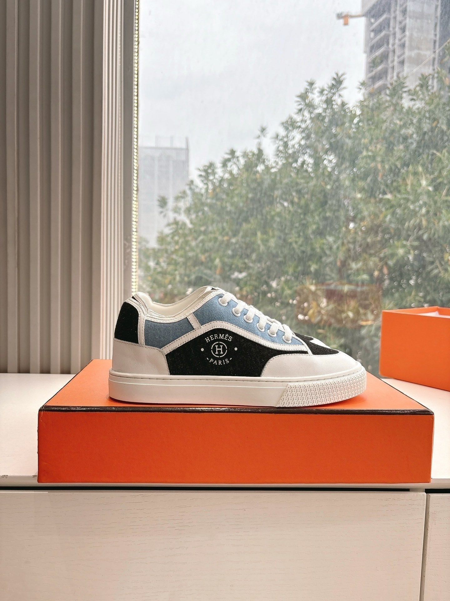 HERMES GET SNEAKER IN BLACK MIX LIGHT BLUE CANVAS AND CALFSKIN