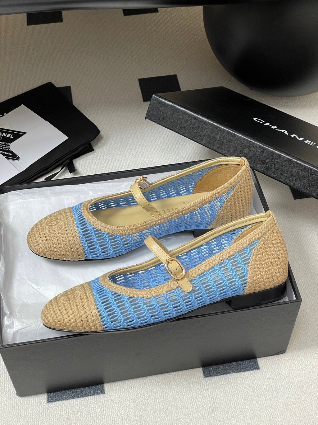 CHANEL BALLET MARY JANE 10MM IN NATURAL BEIGE AND BLUE RAFFIA