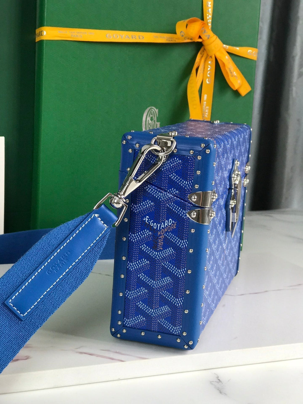 CASSETTE TRUNK BAG 21 IN BLUE GOYARDINE CANVAS & CLAMECY COWHIDE
