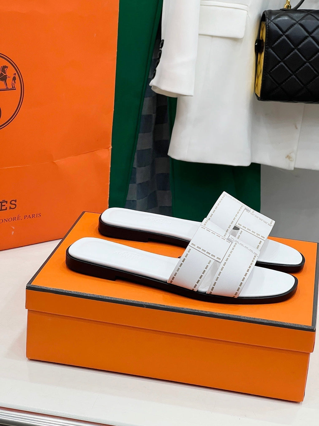 HERMES IDIOMA SANDAL IN WHITE CALFSKIN
