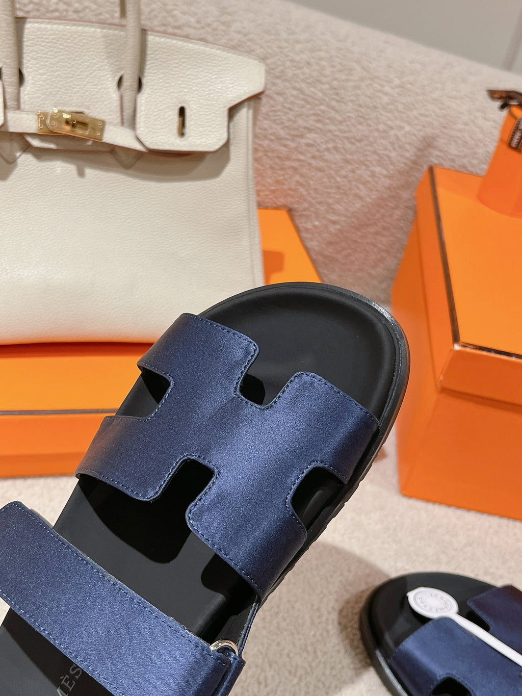 HERMES CHYPRE SANDAL BLACK MIX LIGHT BERRY CALFSKIN