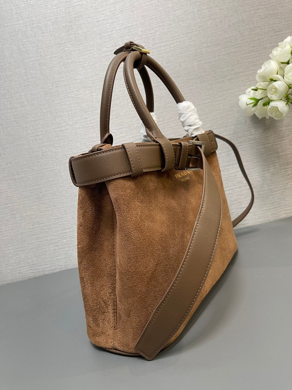 PRADA SMALL TOTE BAG WITH BELT 32 IN RUSSET BROWN SUEDE