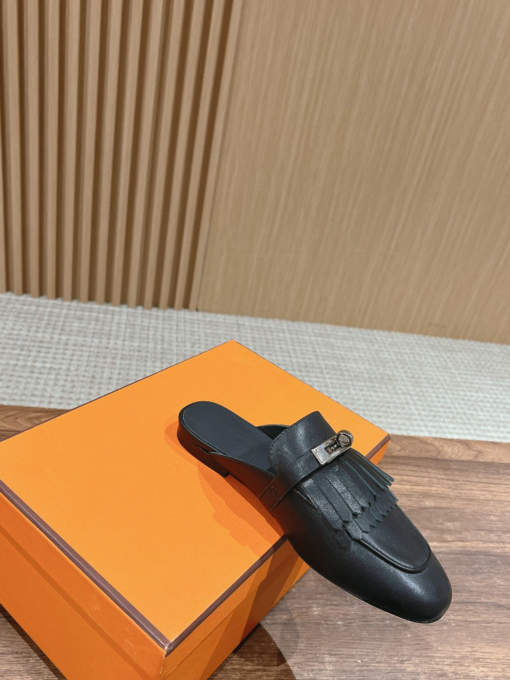 HERMES 0Z Mule Fringed Black