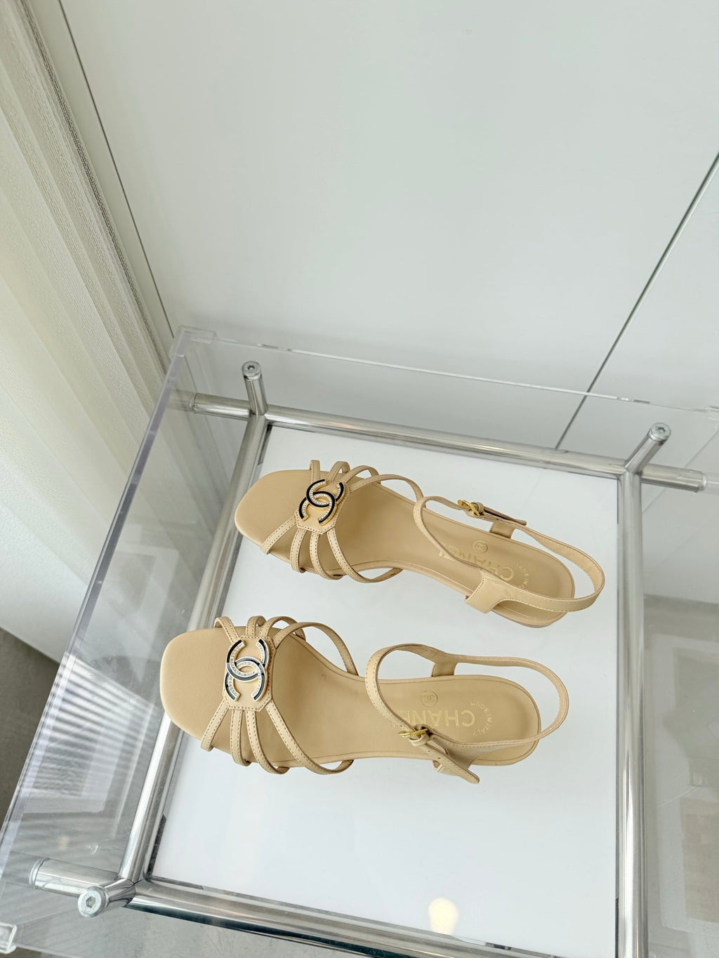 CHANEL FLAT SANDALS 1 CM IN FLAX YELLOW LAMBSKIN
