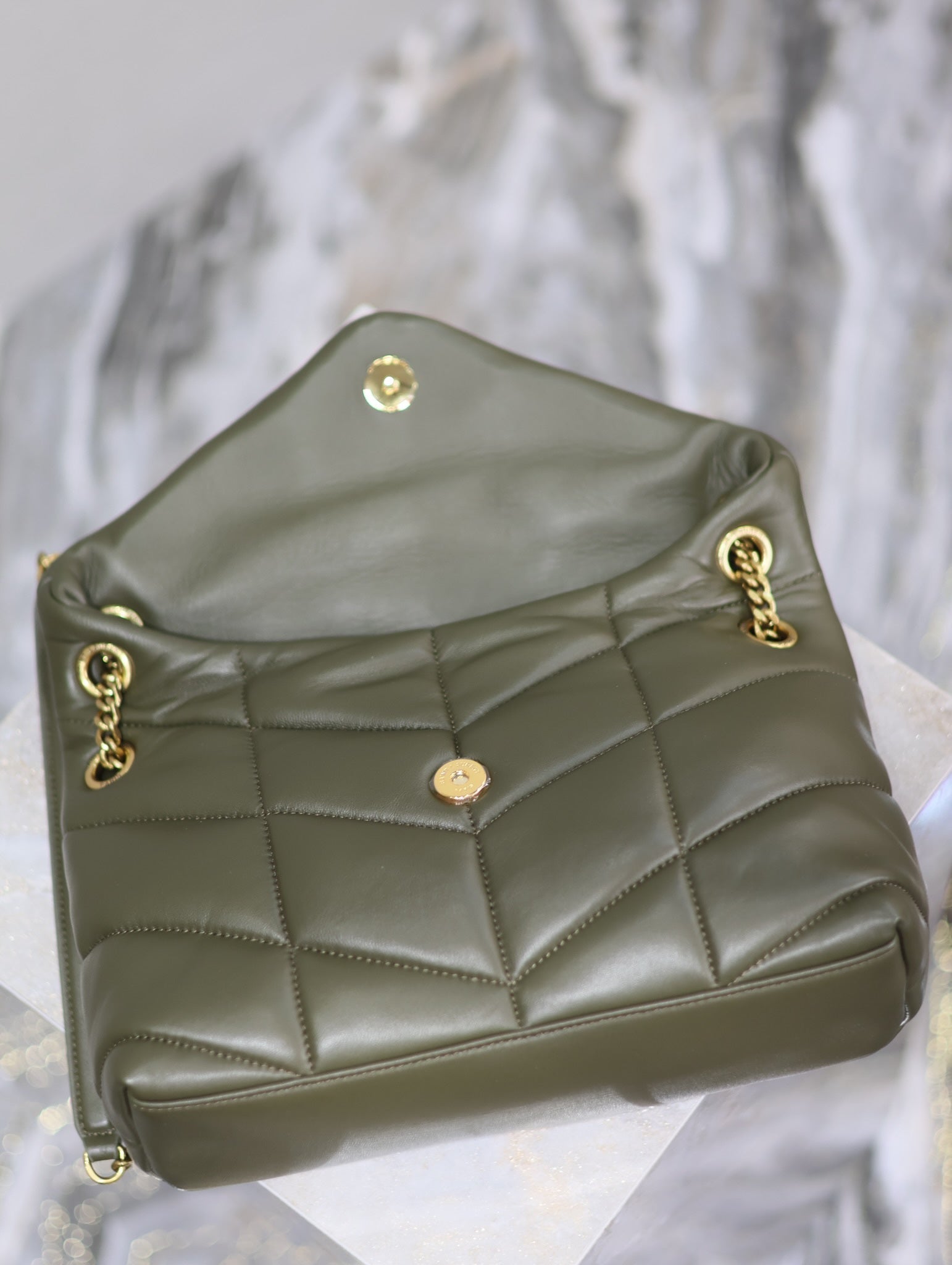 YSL 25S LOULOU PUFFER MM 29 IN DARK OLIVE CALFSKIN GOLD HARDWARE