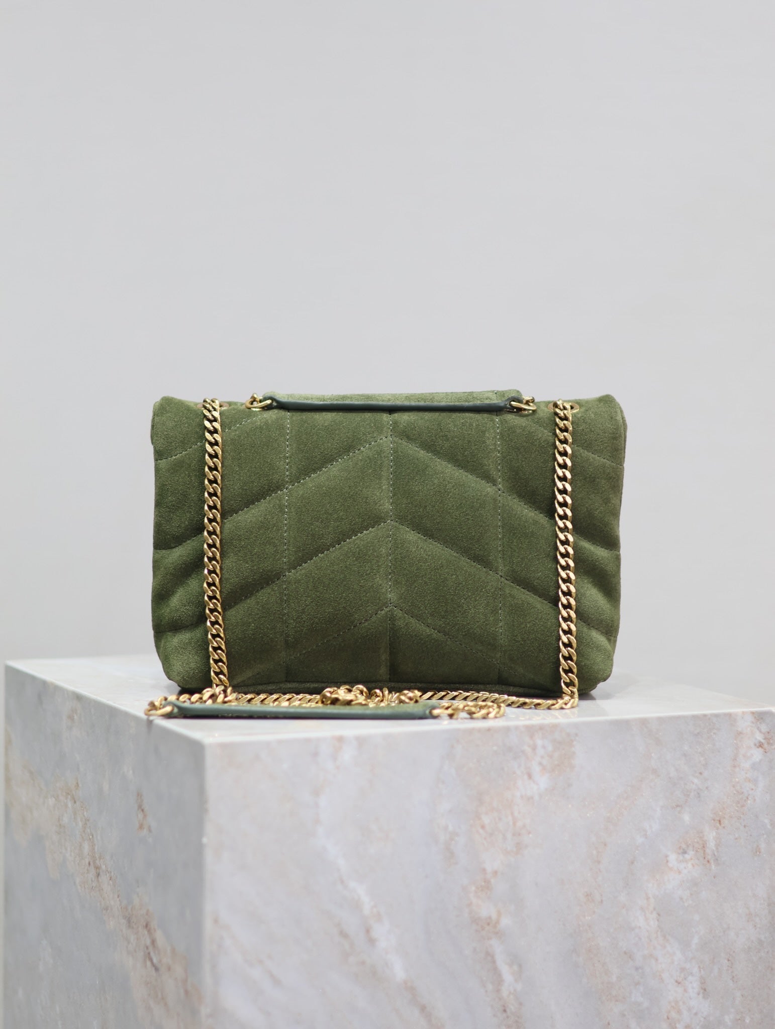 YSL 25S LOULOU PUFFER MINI 23 IN GREEN SUEDE GOLD HARDWARE