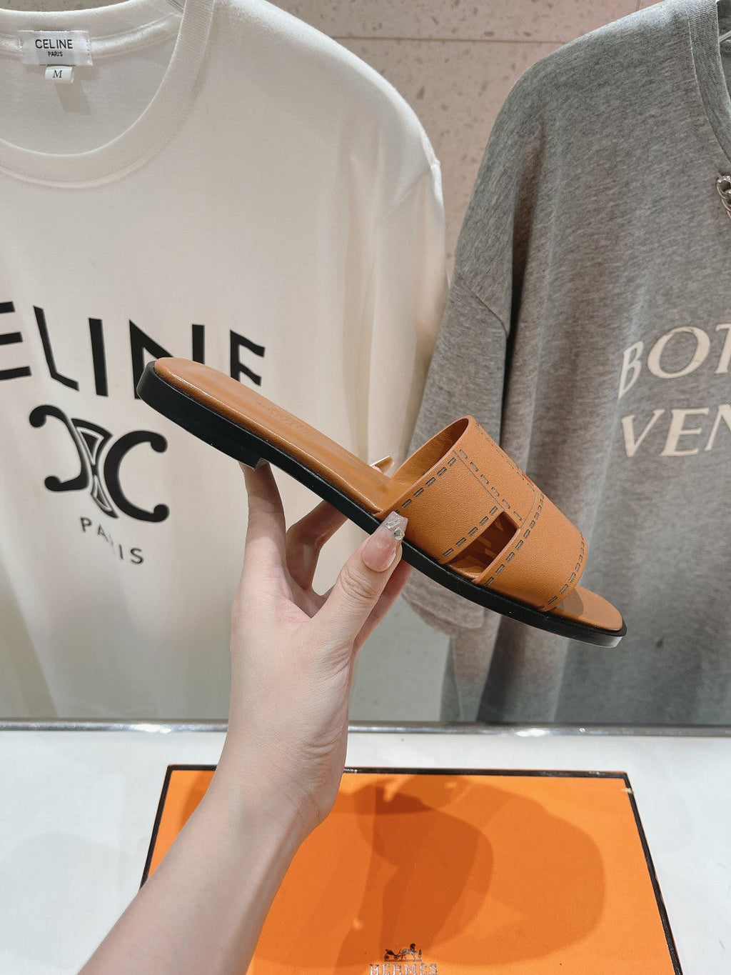 HERMES Idioma Sandal Tan Calfskin